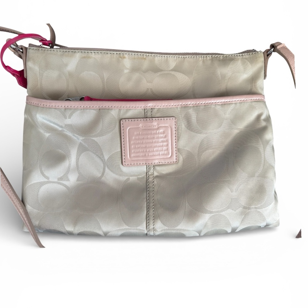 Coach Legacy Weekend Signature Nylon Hippie bag - Picture 5 of 14